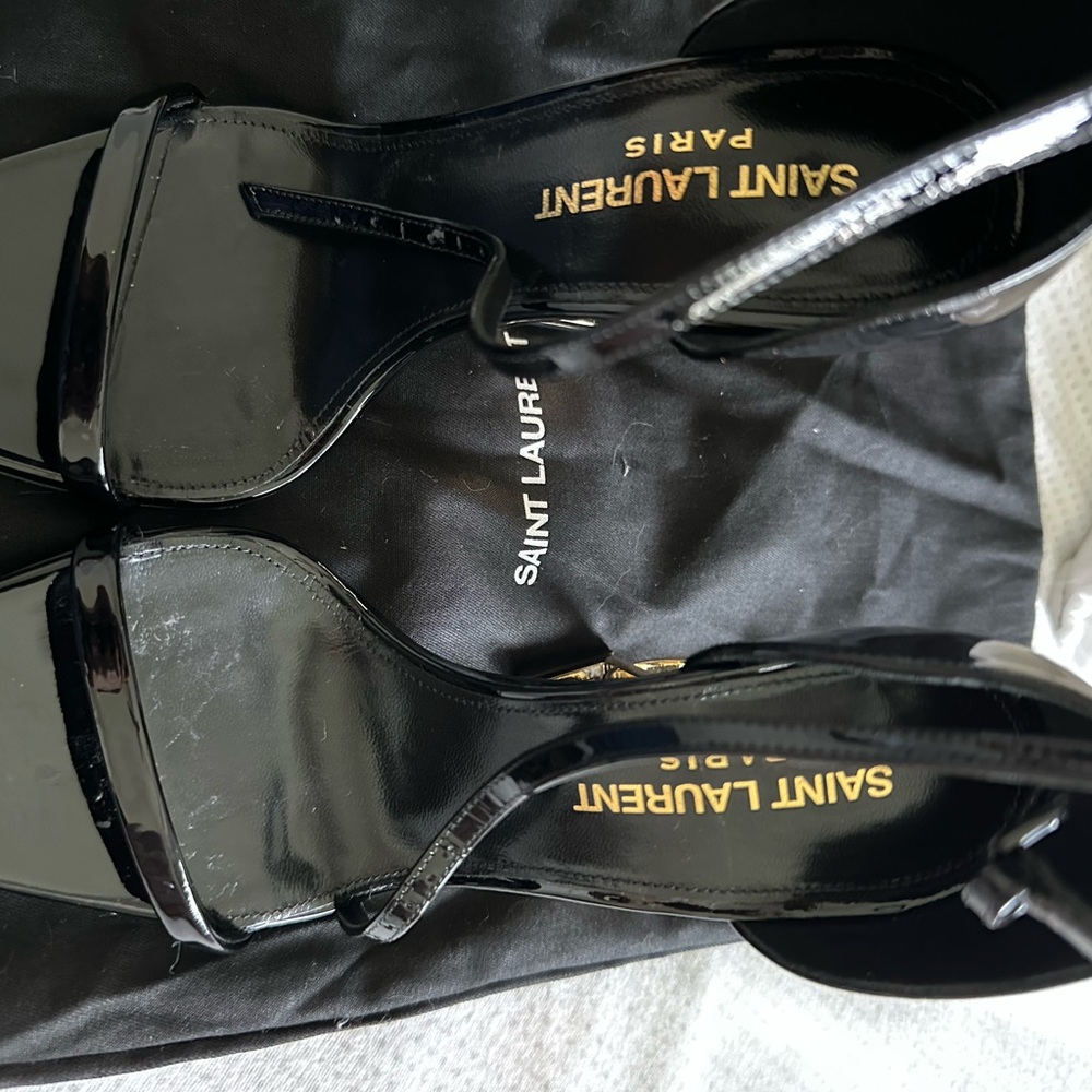 Saint Laurent Black Heels Sleek Design
